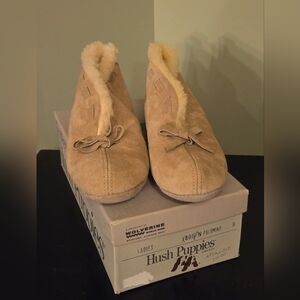 New Hush Puppies Women Moccasin Style Slipper Sz 8N Genuine Suede Leather USA
